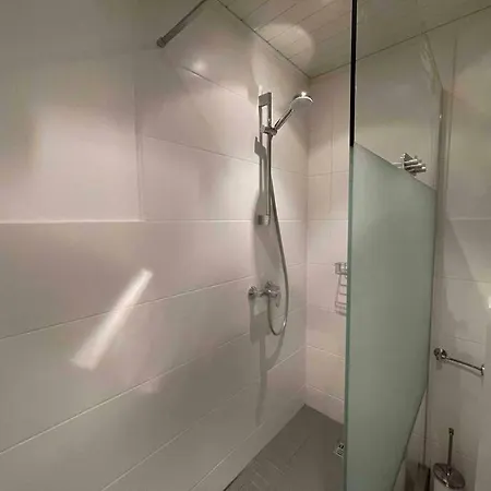 Geraeumige In Ruhiger Lage In Mit Netflix * Gütersloh