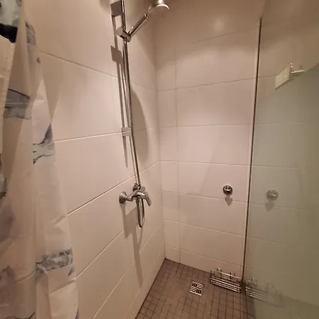 Geraeumige In Ruhiger Lage In Mit Netflix