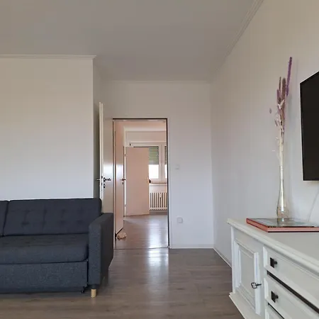 Geraeumige In Ruhiger Lage In Mit Netflix Apartment Gutersloh